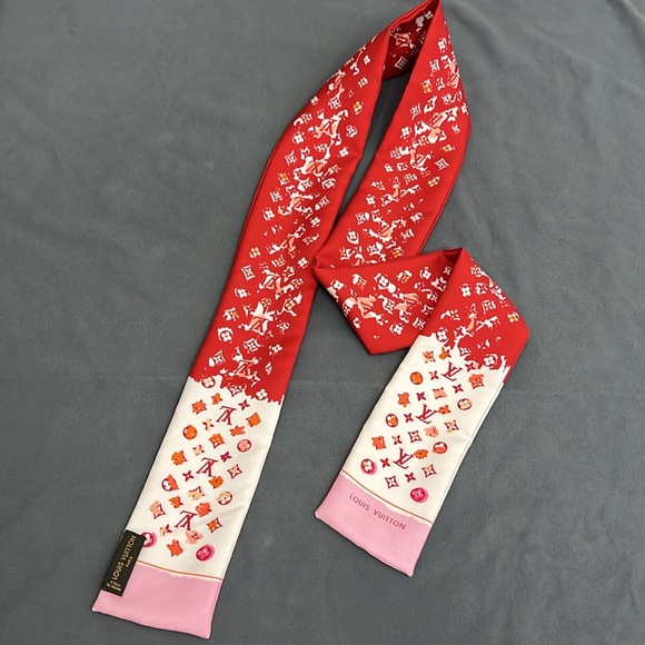Louis Vuitton silky twilly scarf - Picture 2 of 6